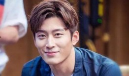 窦骁天涯爆料富婆视频,揭秘富婆神秘生活片段